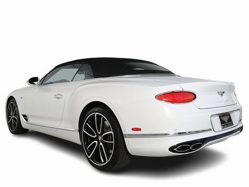 Used 2020 Bentley Continental GT V8 image 3