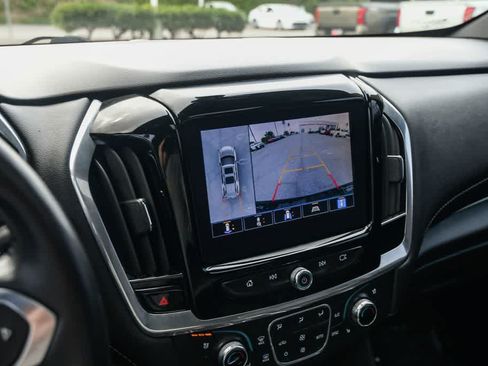 Used 2022 Chevrolet Traverse Premier FWD image 24