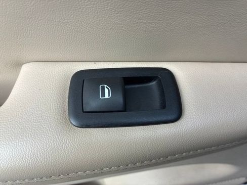 Used 2017 Jeep Grand Cherokee Laredo w/ Quick Order Package 23E AWD/4WD image 18
