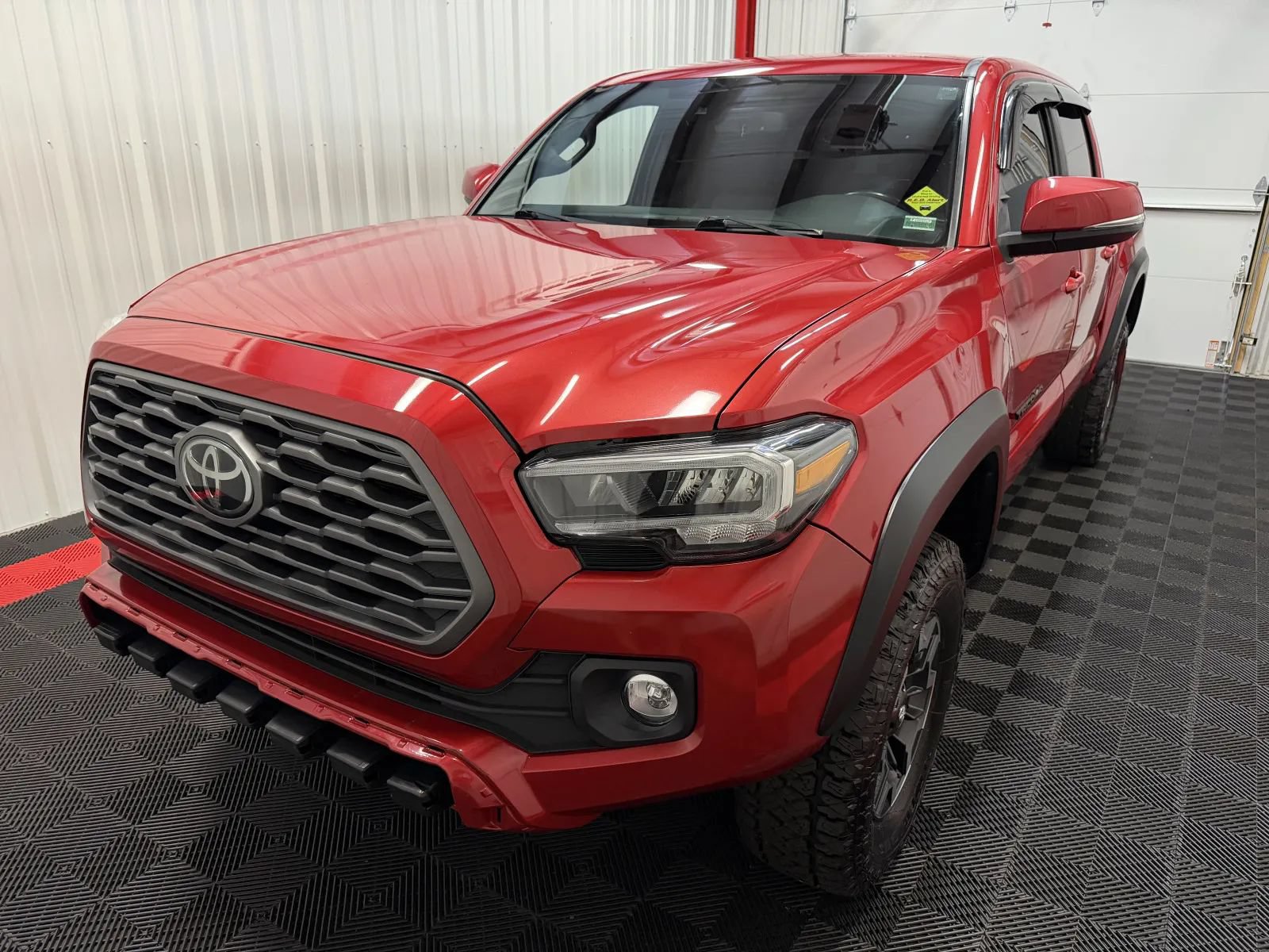 Used 2021 Toyota Tacoma TRD Off-Road w/ Technology Package AWD/4WD image 9
