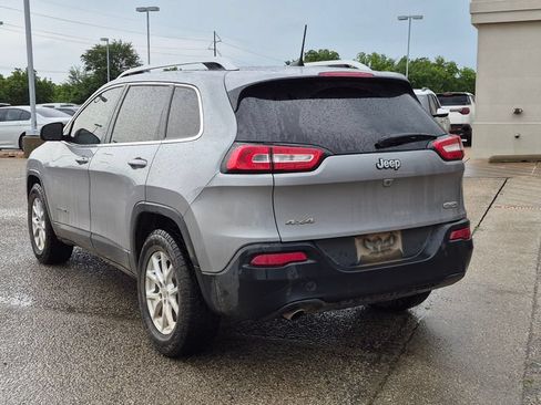 Used 2016 Jeep Cherokee Latitude AWD/4WD image 4