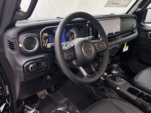 New 2026 Jeep Gladiator Sport AWD/4WD image 11