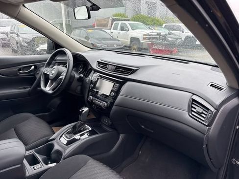 Used 2018 Nissan Rogue SV AWD/4WD image 28