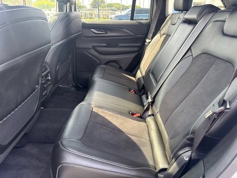 Used 2024 Jeep Grand Cherokee Altitude AWD/4WD image 29