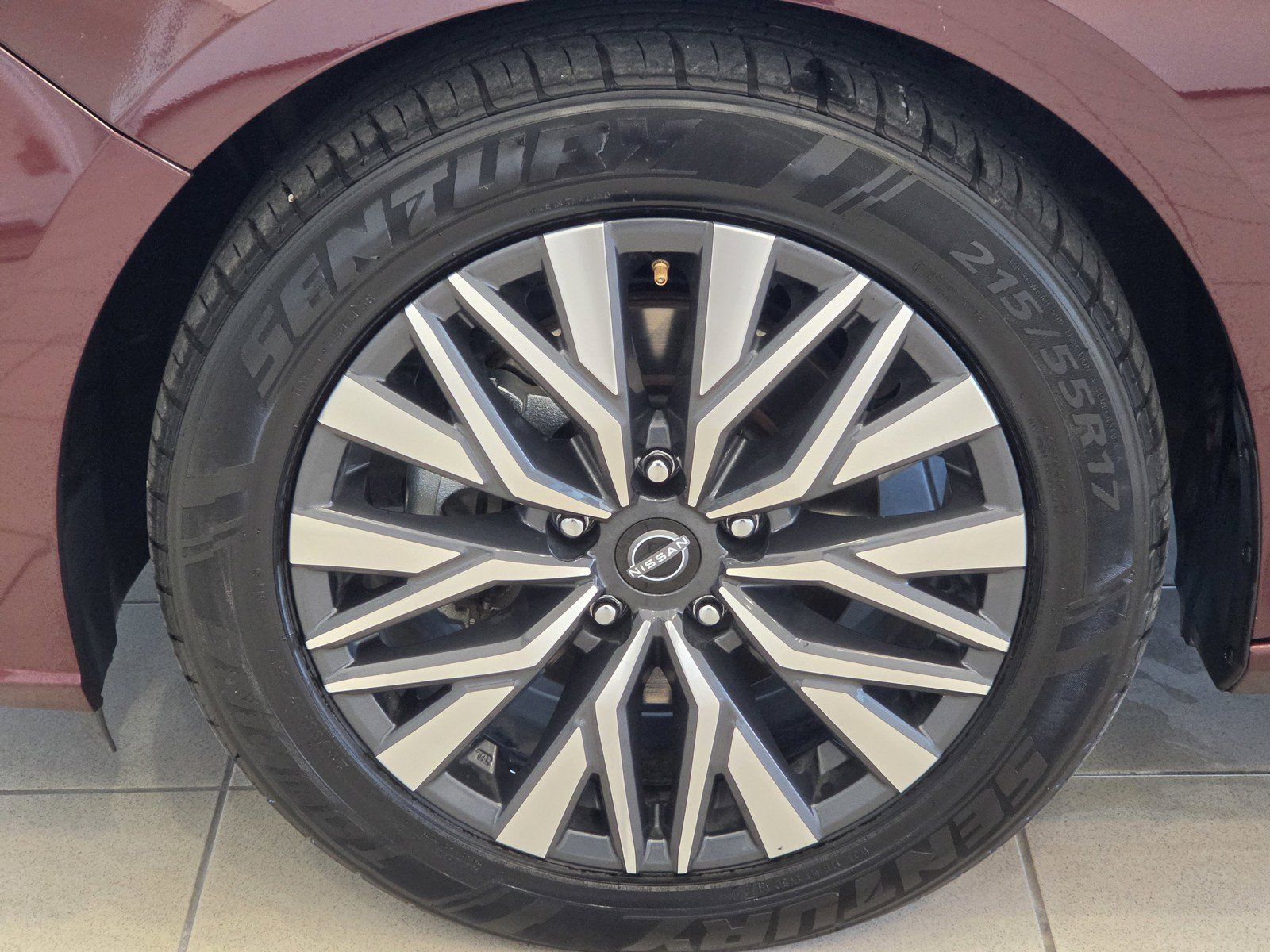 Used 2024 Nissan Altima 2.5 SV FWD image 27