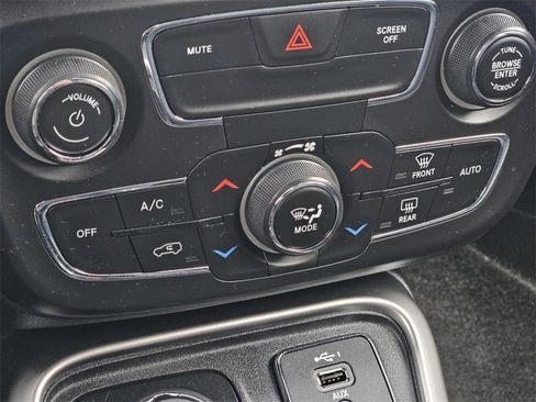 Used 2021 Jeep Compass 80th Special Edition image 19