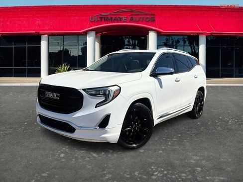 Used 2019 GMC Terrain Denali w/ Driver Alert Package II FWD image 2