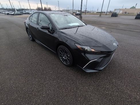 Certified 2025 Toyota Camry SE w/ Convenience Package image 1