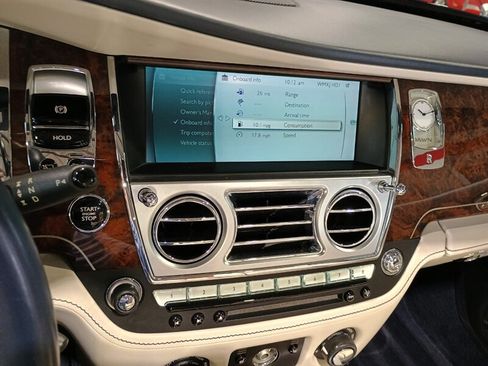 Used 2016 Rolls-Royce Dawn RWD image 28