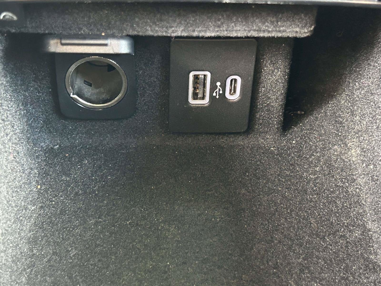 Used 2022 Lincoln Corsair AWD w/ Premium Package image 28