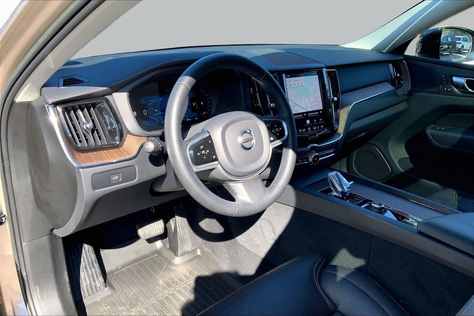Used 2023 Volvo XC60 B6 Ultimate w/ Protection Package Premier AWD/4WD image 18