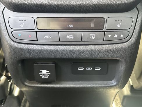 Used 2024 Honda Pilot Elite image 22