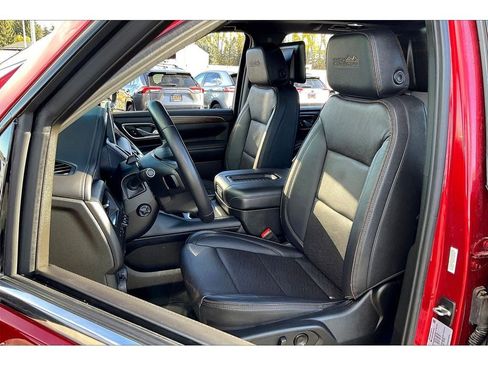 Used 2024 Chevrolet Tahoe High Country w/ Advanced Technology Package image 27