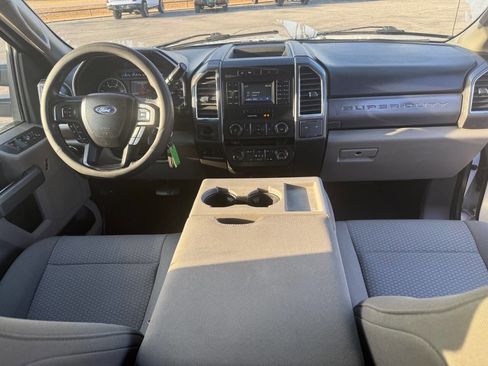 Used 2017 Ford F350 XLT image 32