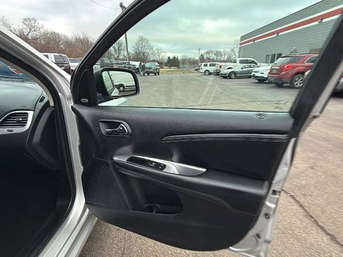 Used 2011 Dodge Journey Lux w/ Flexible Seating Group image 17