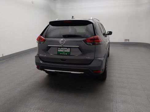 Used 2018 Nissan Rogue SV FWD image 7