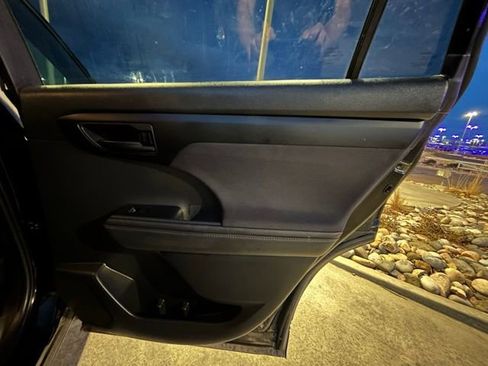 Used 2023 Toyota Highlander LE image 26