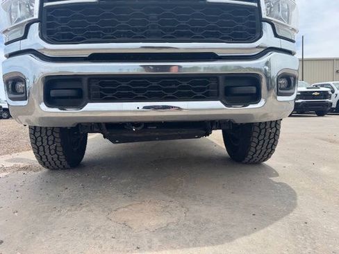 Used 2023 RAM 2500 Tradesman w/ Chrome Appearance Group AWD/4WD image 8