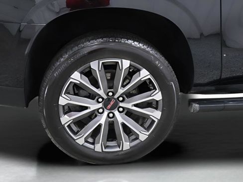 Used 2026 Chevrolet Suburban High Country AWD/4WD image 40