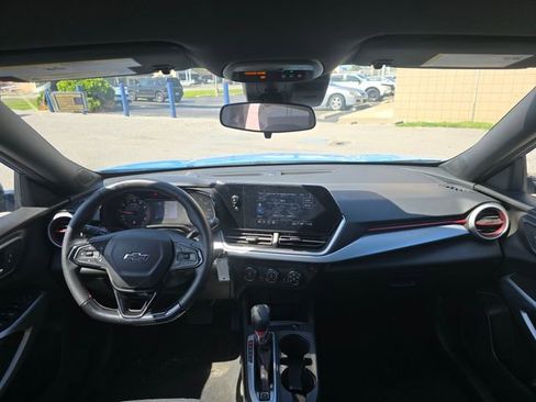 Used 2024 Chevrolet Trax RS w/ Driver Confidence Package FWD image 14