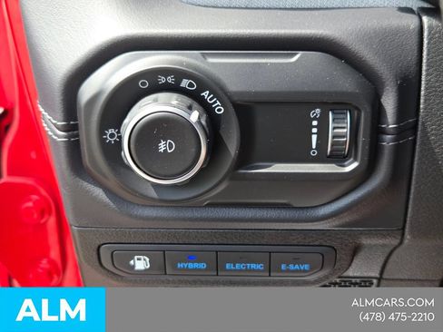 Used 2025 Jeep Wrangler Unlimited Sahara w/ Safety Group AWD/4WD image 28