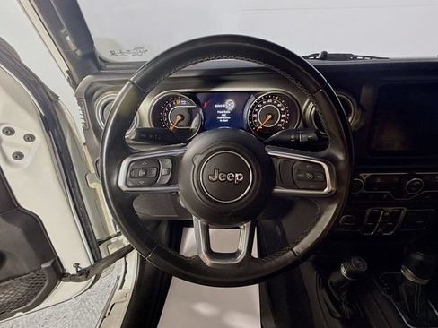 Used 2020 Jeep Gladiator Overland AWD/4WD image 13