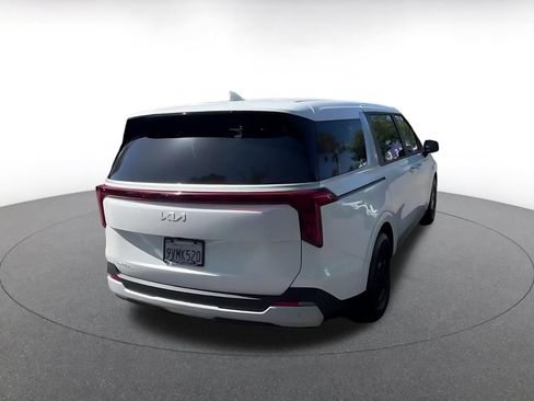 Used 2026 Kia Carnival FWD image 14
