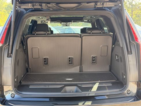 Used 2023 Cadillac Escalade V AWD/4WD image 32
