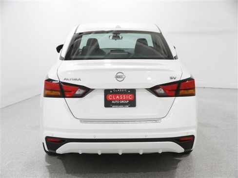 Used 2023 Nissan Altima 2.5 SV image 18