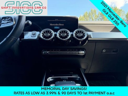 Used 2021 Mercedes-Benz GLB 250 4MATIC image 11