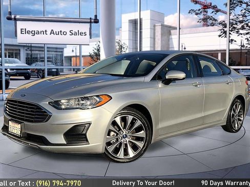 Used 2019 Ford Fusion SE AWD/4WD image 2