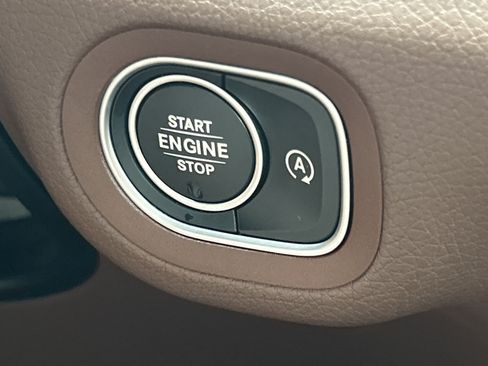 Certified 2024 Mercedes-Benz GLS 450 4MATIC image 33