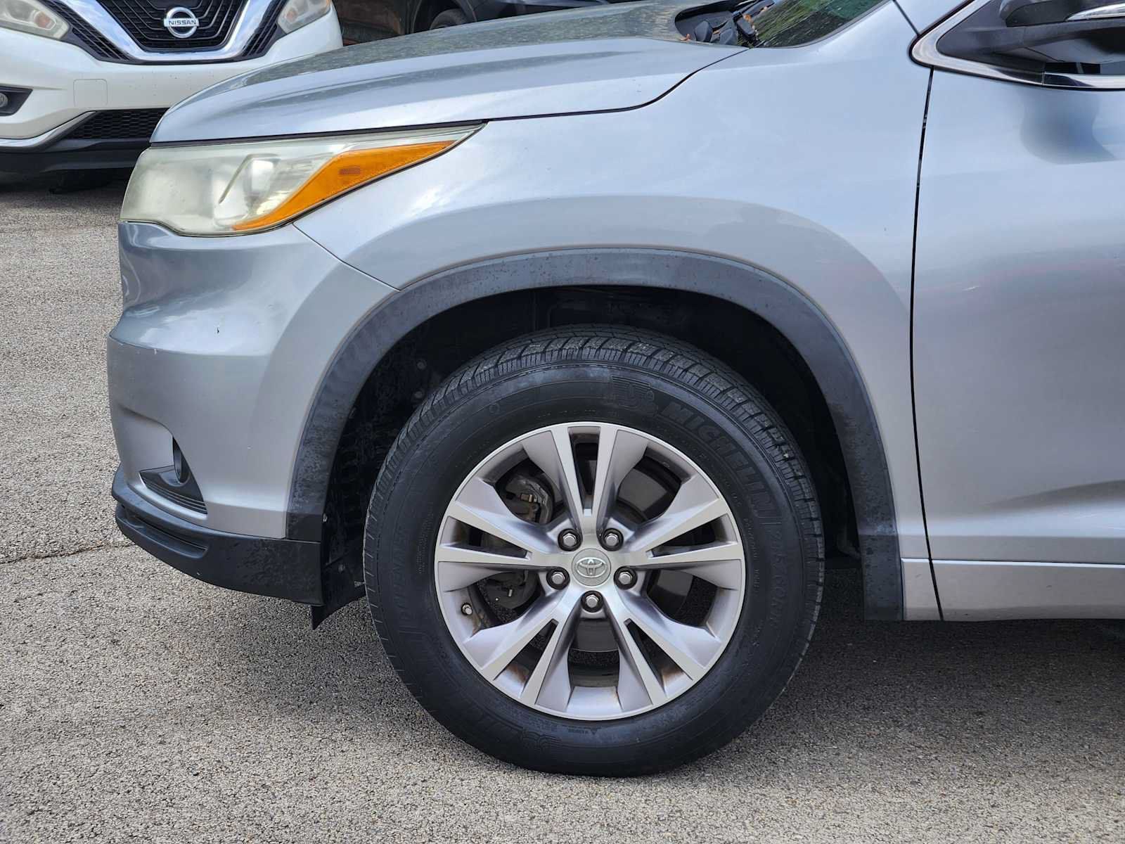 Used 2014 Toyota Highlander XLE FWD image 8