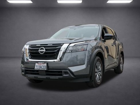 Used 2025 Nissan Pathfinder S image 8