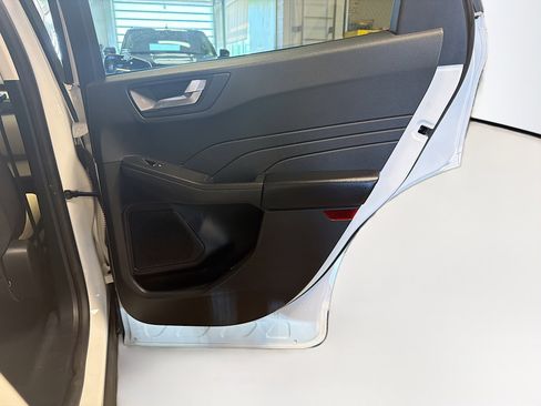 Used 2021 Ford Escape SE w/ Cold Weather Package image 29