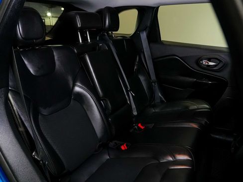 Used 2020 Jeep Cherokee Latitude Plus FWD image 17