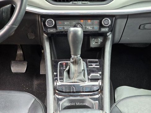 Used 2022 Jeep Compass Limited image 22