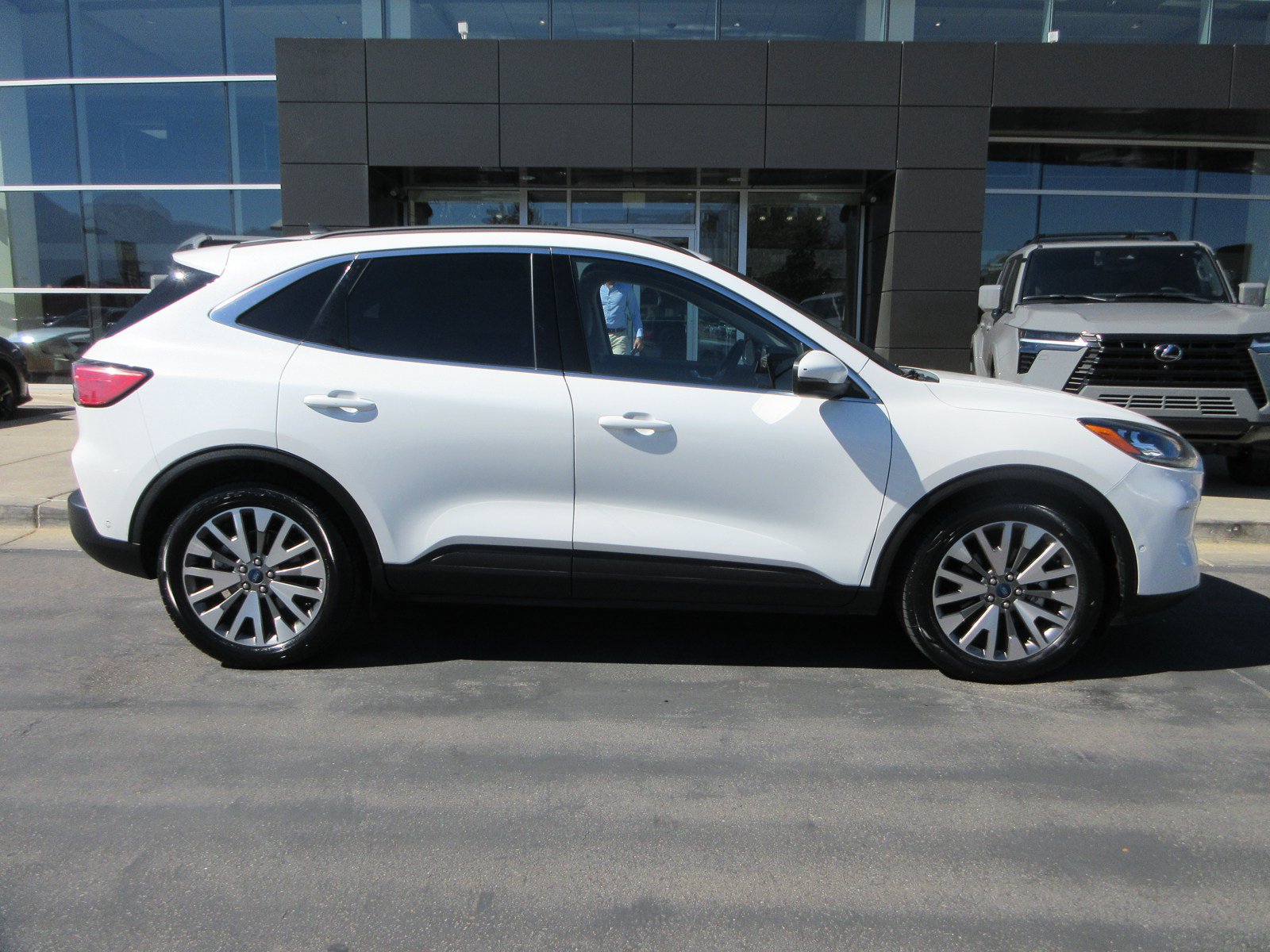 Used 2020 Ford Escape Titanium FWD image 12