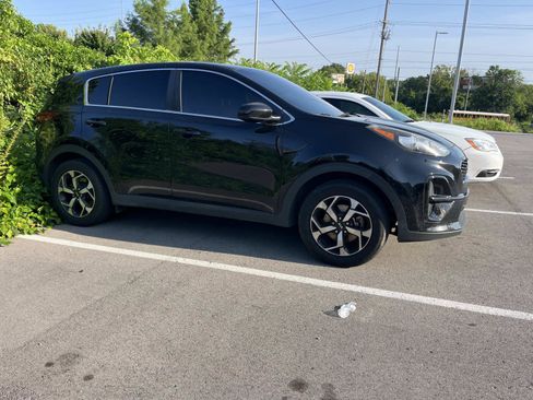 Used 2020 Kia Sportage LX FWD image 2