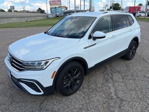 Used 2024 Volkswagen Tiguan SE FWD image 5