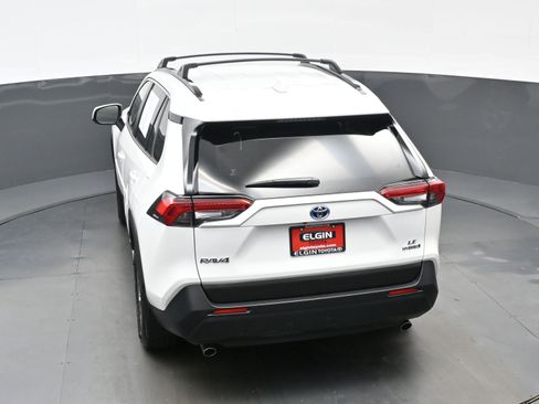 Used 2022 Toyota RAV4 LE AWD/4WD image 37