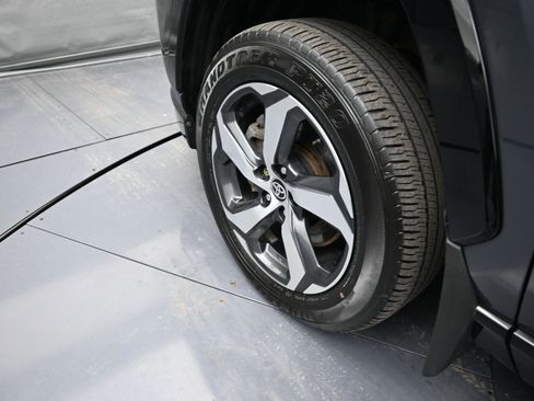 Used 2023 Toyota RAV4 SE w/ Weather & Moonroof Package image 36