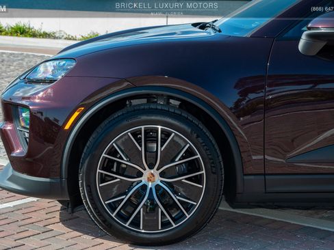 Used 2025 Porsche Macan 4 Electric image 61