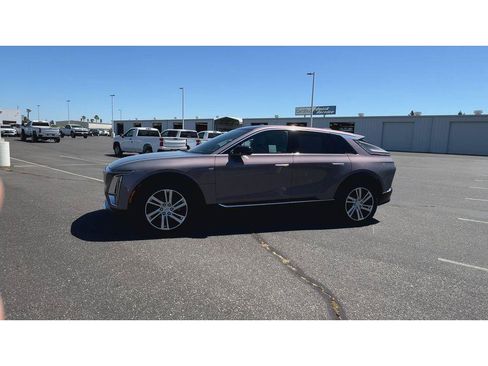 Certified 2024 Cadillac Lyriq Tech w/ Driver Assist Package RWD image 6