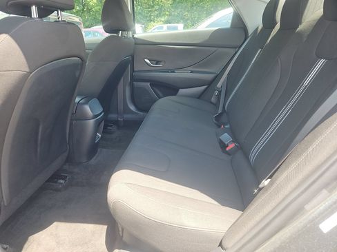 Used 2026 Hyundai Elantra Hybrid FWD image 40