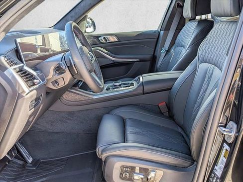 New 2026 BMW X7 M60i image 4