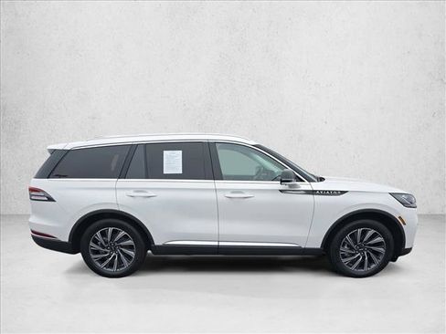 Used 2025 Lincoln Aviator AWD w/ Equipment Group 101A image 4