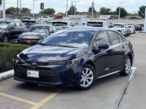 Certified 2025 Toyota Corolla LE FWD image 2
