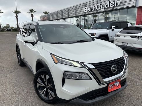 Certified 2021 Nissan Rogue SV image 1