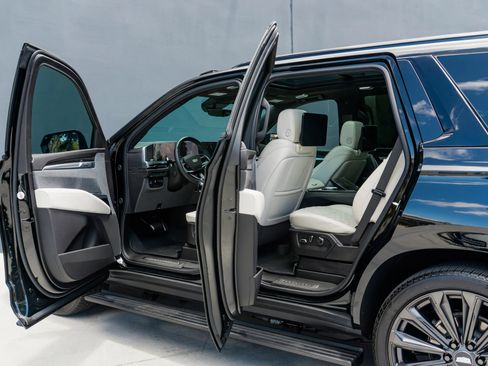 Used 2025 Cadillac Escalade V AWD/4WD image 73